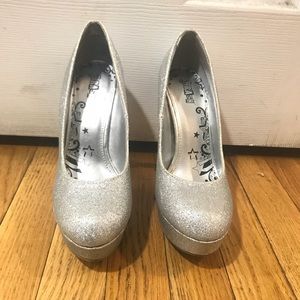 Silver pumps